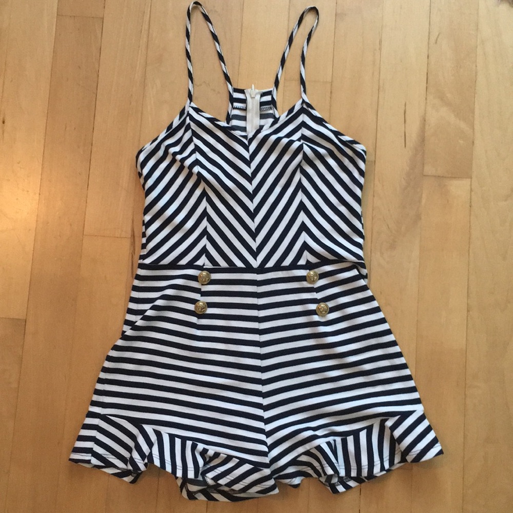 Romper shorts white and dark navy. Worn once.